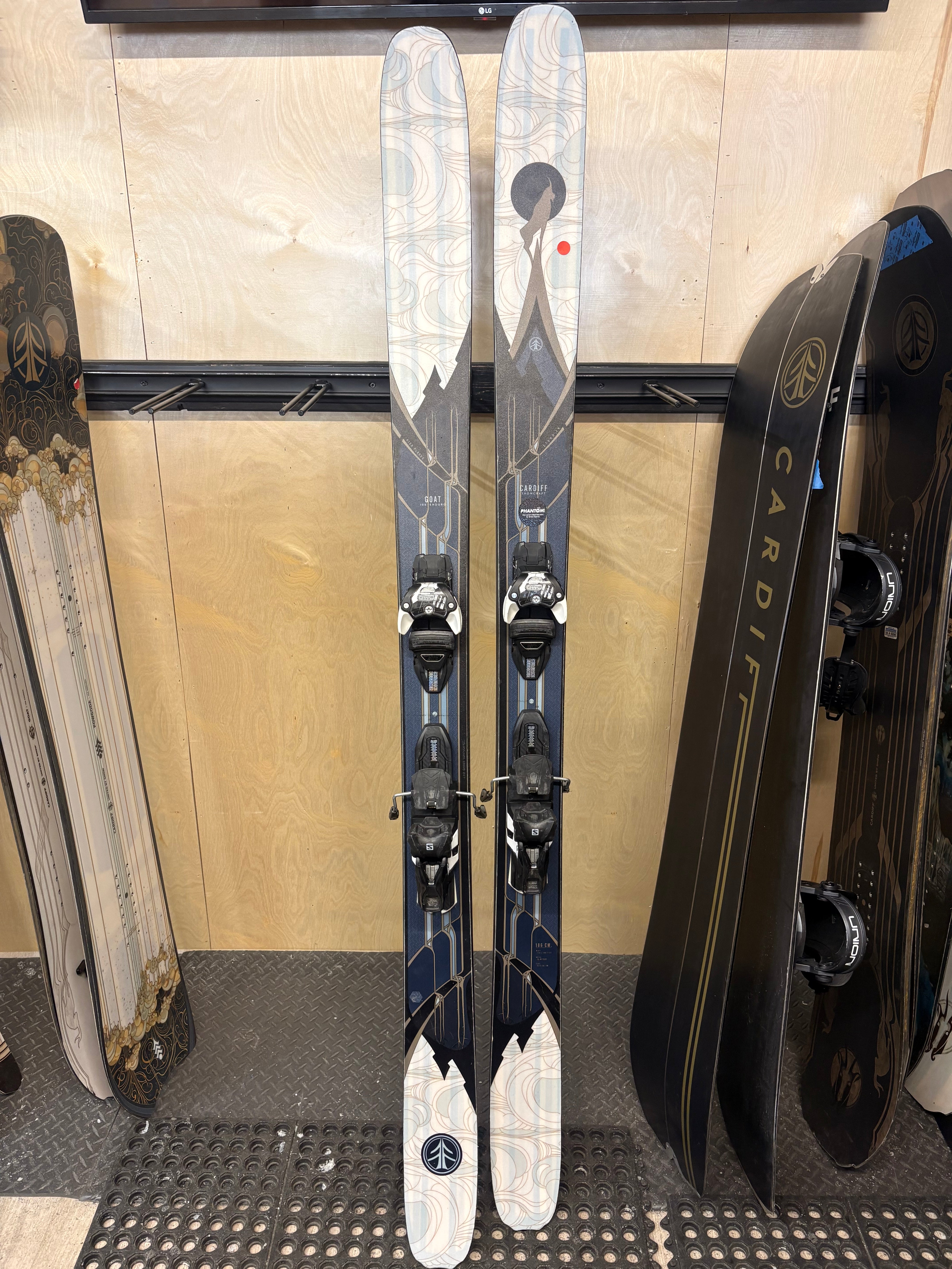 Demo Sale – CARDIFF SNOWcraft
