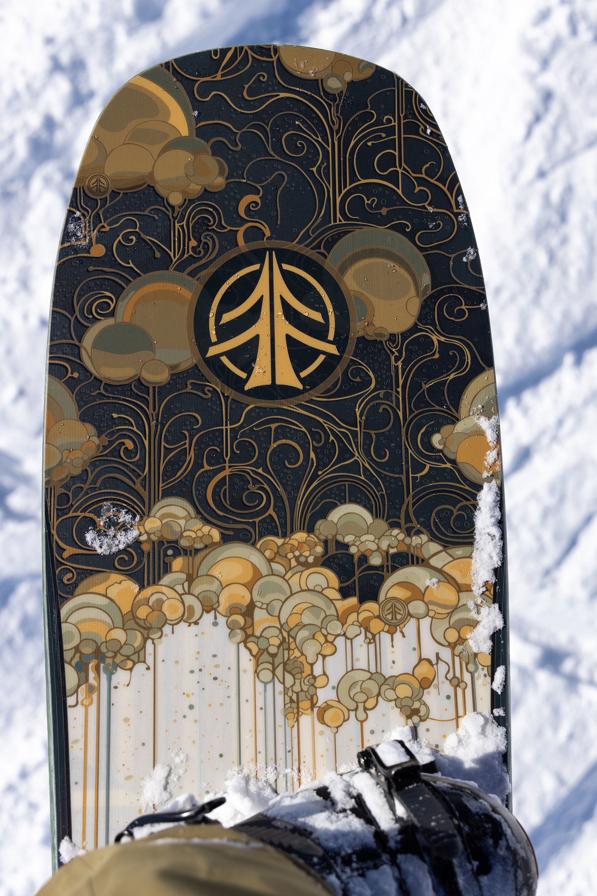 b by burton alpha snowboard Powgoda Enduro Snowboard 2026: Conquer All Terrain – CARDIFF SNOWcraft